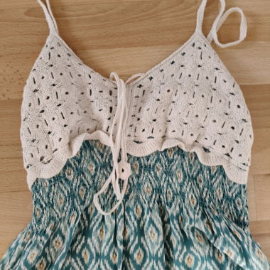 Vestito con Bretelle e Motivo