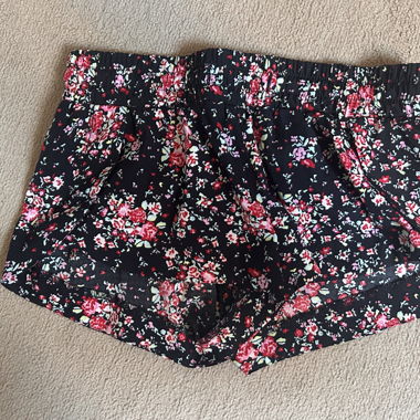 Pantaloncini da bagno floreali Tally Weijl