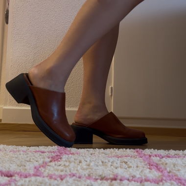 Vagabond leather mules