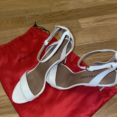 White Heels - Pura López