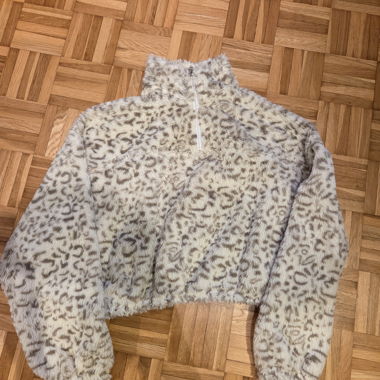 Zip-up cropped fleece pullover