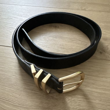 Pieces - Black belt with gold buckle - size 95