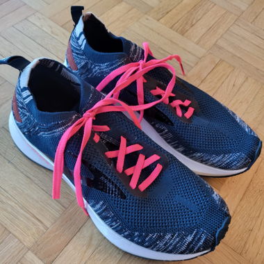 Brooks Levitate Running Shoes Size 37.5