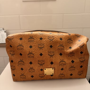 Trousse de toilette MCM vintage en très bon état