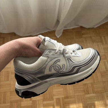 Baskets Chanel en mesh blanc