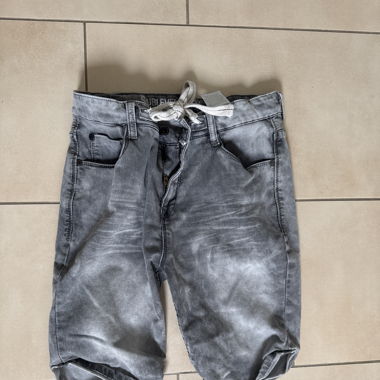 Kurze Jeans Hose