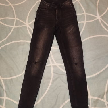 Jeans neri a vita alta