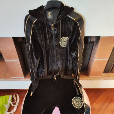 Complete training suit