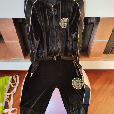 Complete training suit