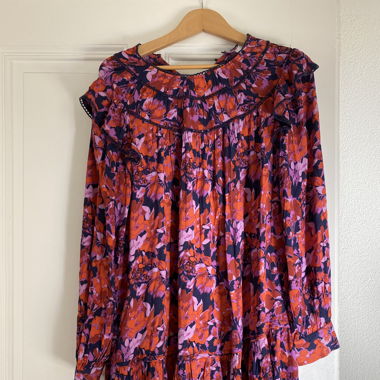 Knalliges Blumenkleid von La Redoute