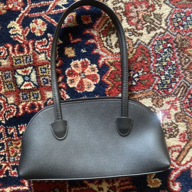 Schultertasche aus veganem leder schwarz