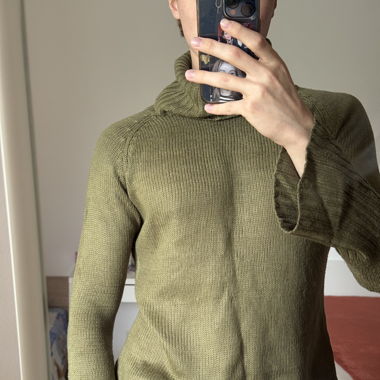 Ribbed turtleneck sweater 