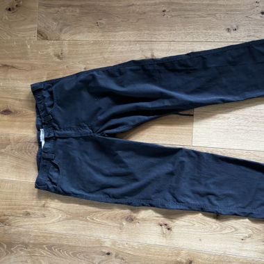 Schwarze Hosen