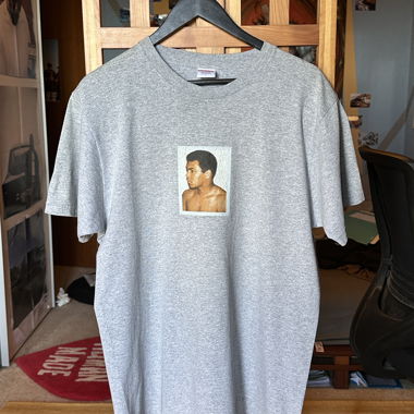 T-shirt Supreme Mohammed Ali taglia L 
