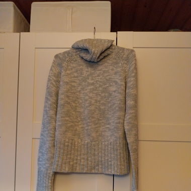 blaugrauer pullover