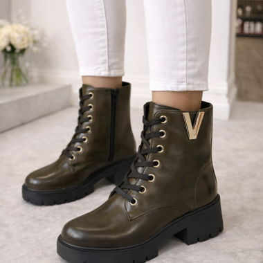 Stivali stringati kaki con gambale alto