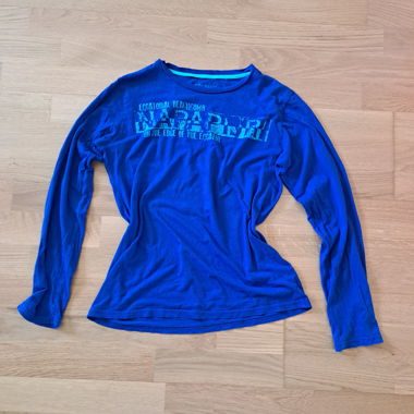 T-shirt blu a maniche lunghe con stampa
