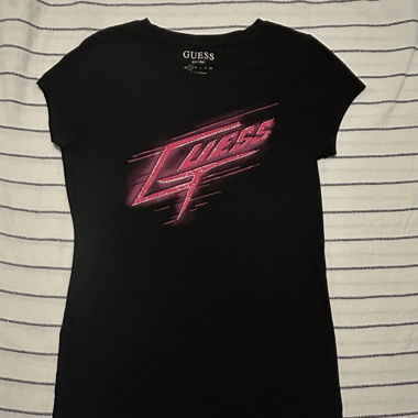 Guess graphic shirt