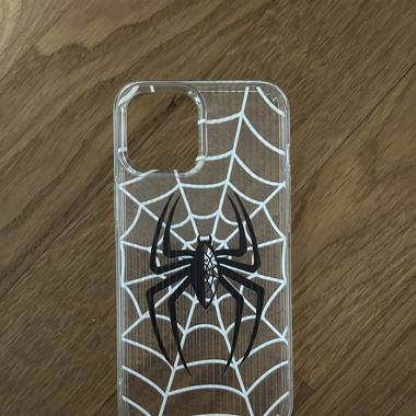 Phonecase with spider-design