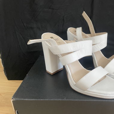  Navyboot Heels