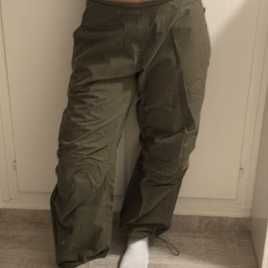 pantalon parachute vert kaki