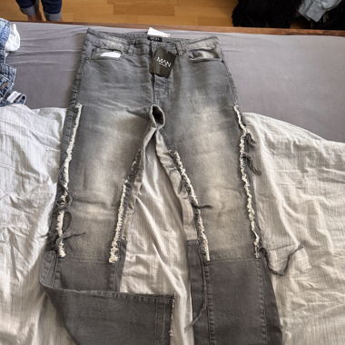 Jeans droit homme BOOHOO MAN taille 34 