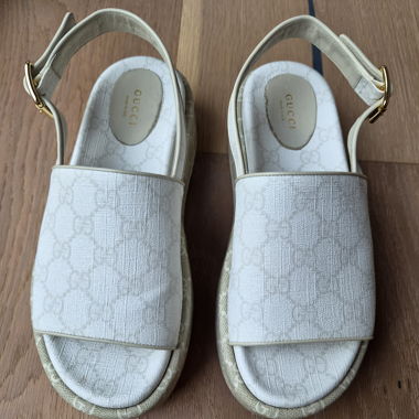 Gucci Plateausandalen