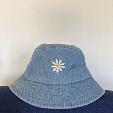 C&A / Clockhouse Bucket Hat Jeans & Margerite