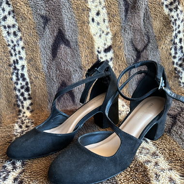 Anna Field Pumps 