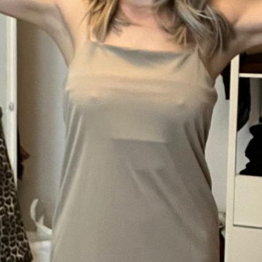 Kleid Beige mit Schlitzen gr S