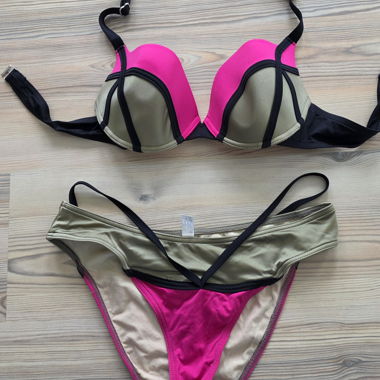 Bikini triangolo colorato