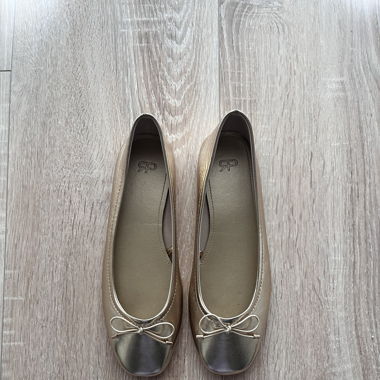 Goldene Ballerinas