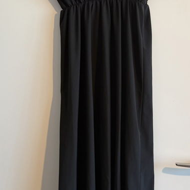 Schwarzes Trägerkleid