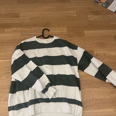 Felpa Pull&Bear a righe verde e bianco sporco M