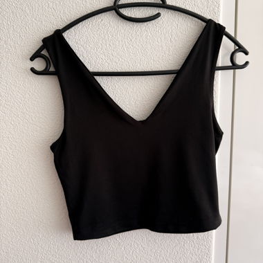 schwarzes Top