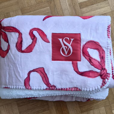 Victoria's Secret Cozy Throw Blanket