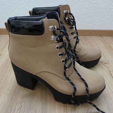 Beige Even&Odd Absatz-Stiefeletten