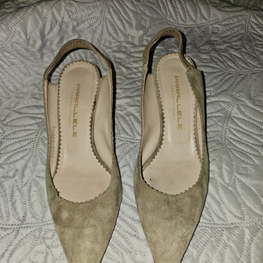Escarpins  Parallèle Paris T38 beige daim vintage
