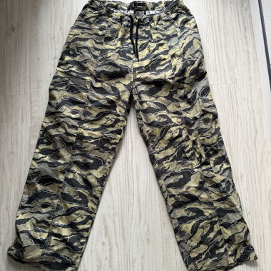 Pantalon cargo camouflage inspiré Reclaimed Vintage