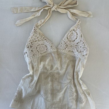 Top con scollo halter