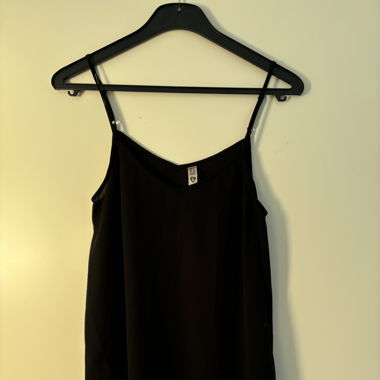 Schwarzes Top