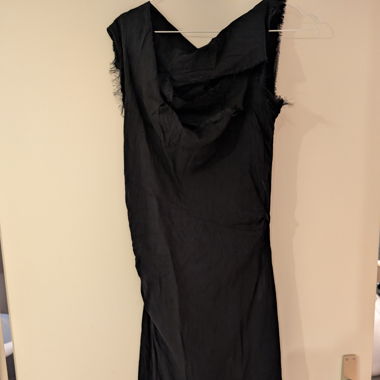 Langes schwarzes Kleid