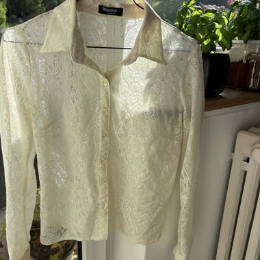 Camicia-blusa in pizzo con bottoni