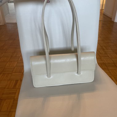 Beige kleine Schultertasche Mango