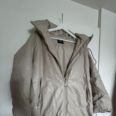 Zara Jacke