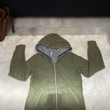 Giacca con cappuccio verde oliva