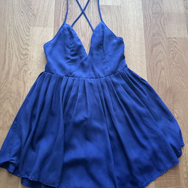 Miniabito NBD blu con spalline sottili