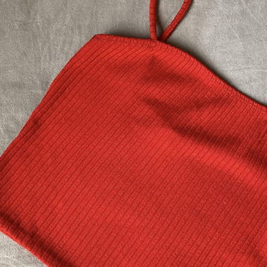 crop top rouge