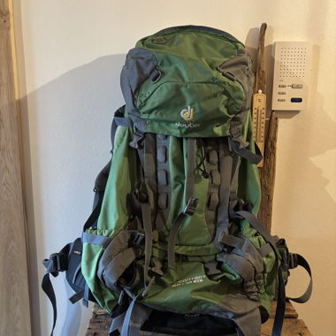 Sac à dos de trek réglable Deuter 