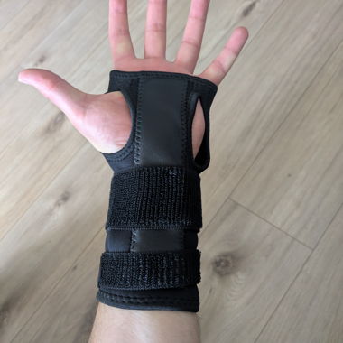 Tutore regolabile per il polso